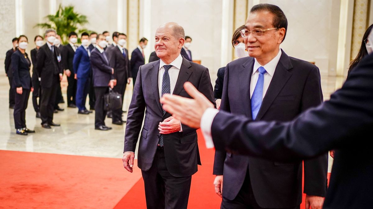Scholz ocenil Čínu za jasný postoj vůči ruským jaderným pohrůžkám